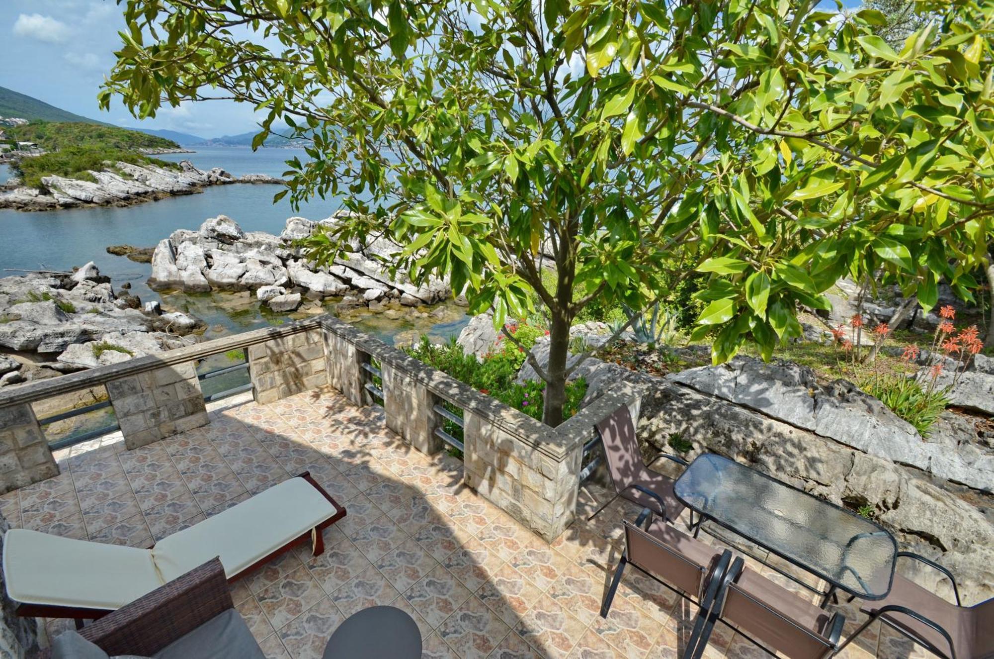 Holiday Home Brinic Tivat Buitenkant foto